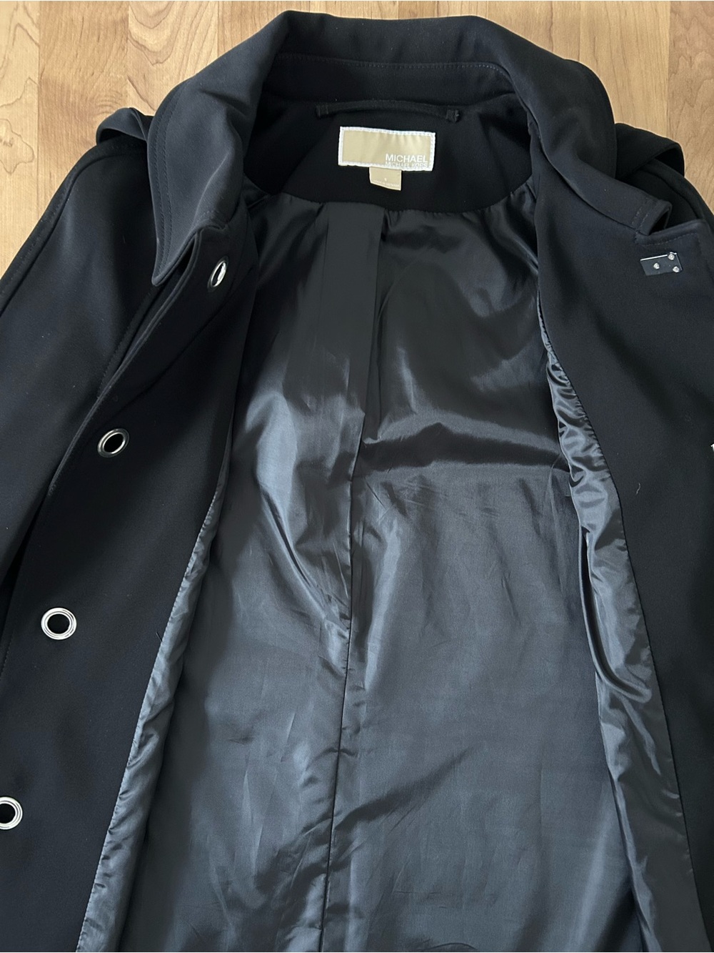 Michael Kors Hooded Black Peacoat
Pockets Silver Hook Clasp Coat
Womens Small - Picture 7 of 11